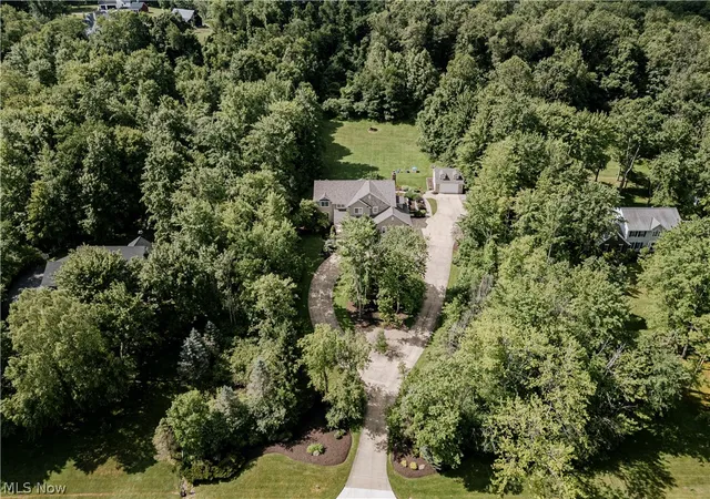 4th image of 7775 Woodlands Trl, Chesterland, OH 44026 | MLS# 5219403