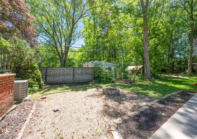Homes for sale in South Euclid, OH | 1784 Donwell Dr, South Euclid, OH 44121 | MLS# 5220550