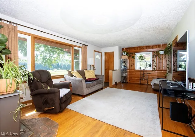 Photo 2 of Single family home for sale at 7241 S Funk Rd, Shreve, OH 44676 | MLS# 5220691 | Listing updated on 2026-08-13