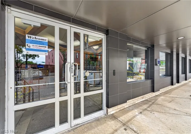 3rd image of 2222 Detroit Ave, Cleveland, OH 44113