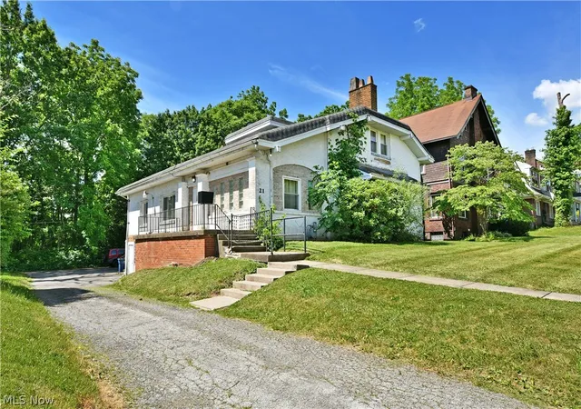 2nd image of 21 Indiana Ave, Youngstown, OH 44505 | MLS# 5220625