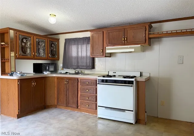 3rd image of 5411 N River Rd W #E11, Geneva, OH 44041 | MLS# 5219745