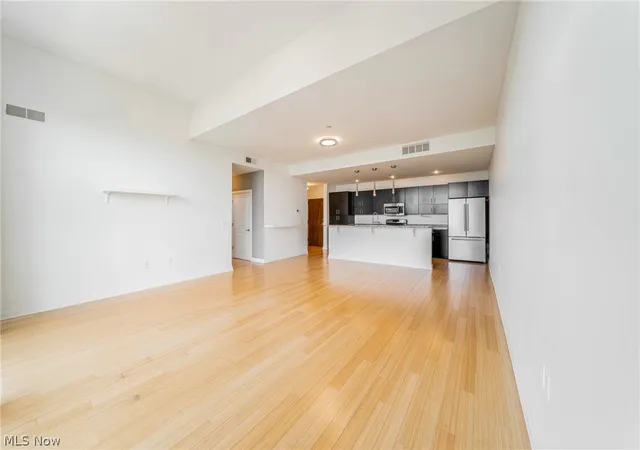 2nd image of 1403 Copper Trace #402, Cleveland Heights, OH 44118 | MLS# 5220710