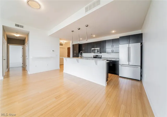 3rd image of 1403 Copper Trace, Cleveland Heights, OH 44118