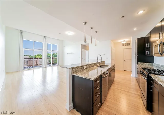 5th image of 1403 Copper Trace, Cleveland Heights, OH 44118