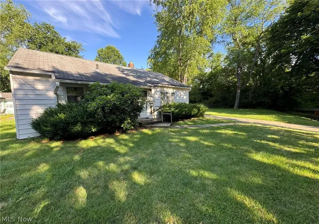 Photo 3 of Sale Pending at 766 Valdes Ave, Akron, OH 44320 | MLS# 5220381 | Listing updated on 2026-07-24