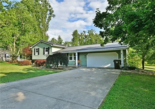 2nd image of 2484 Mahan Denman Rd, Cortland, OH 44410 | MLS# 5220478