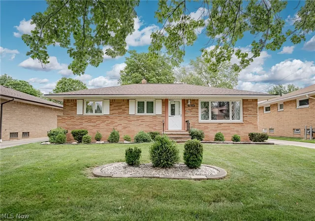 Homes for sale in Parma, OH | 7635 Tamiami Dr, Parma, OH 44134 | MLS# 5219431
