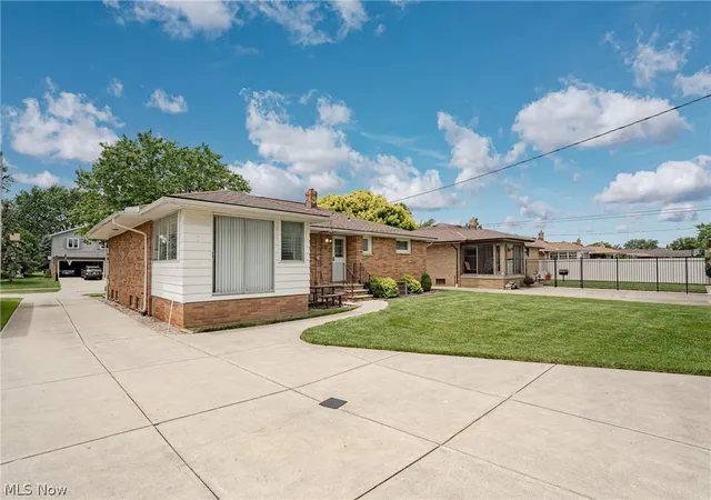 Homes for sale in Parma, OH | 7635 Tamiami Dr, Parma, OH 44134 | MLS# 5219431