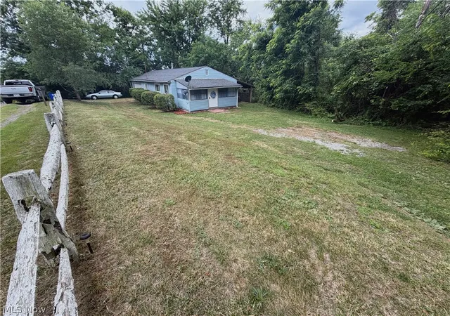 Homes for sale in East Liverpool, OH | 1129 Sunset Dr, East Liverpool, OH 43920 | MLS# 5220768