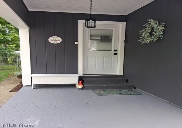 3rd image of 906 Dora Ln, Aurora, OH 44202 | MLS# 5220606