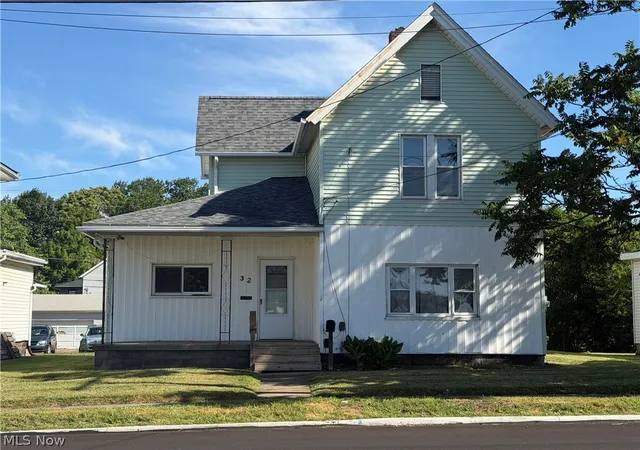 Homes for sale in Massillon, OH | 32 Cherry Rd Nw, Massillon, OH 44646 | MLS# 5219868