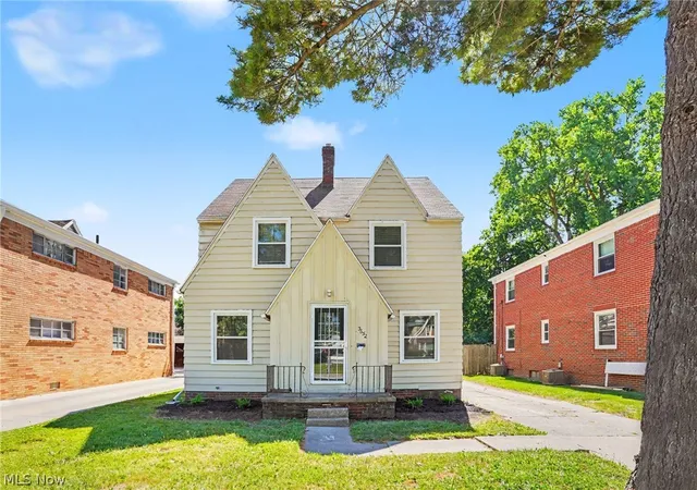 Photo 1 of Single family home for sale at 3652 Douglas Rd, Toledo, OH 43613 | MLS# 5220786 | Listing updated on 2026-08-21