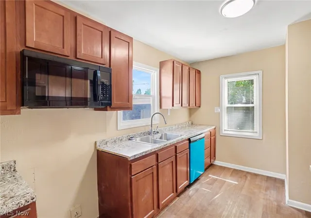 Photo 2 of Single family home for sale at 3652 Douglas Rd, Toledo, OH 43613 | MLS# 5220786 | Listing updated on 2026-08-21