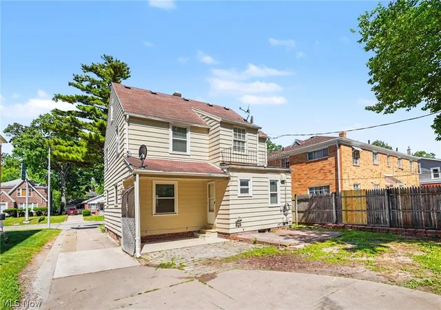 Photo 4 of Single family home for sale at 3652 Douglas Rd, Toledo, OH 43613 | MLS# 5220786 | Listing updated on 2026-08-21