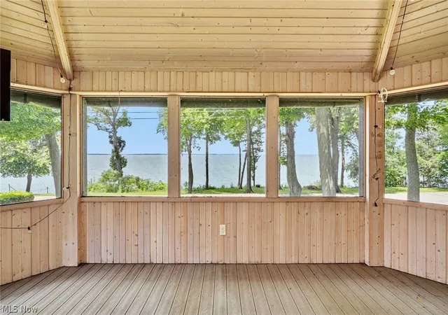 Homes for sale in Kelleys Island, OH | 1036 W Lakeshore Dr, Kelleys Island, OH 43438 | MLS# 5220771