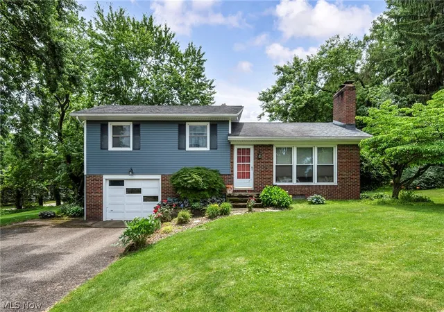 Homes for sale in Uniontown, OH | 12880 Sunset Cir Nw, Uniontown, OH 44685 | MLS# 5220788