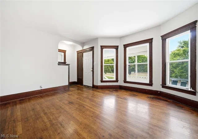 Photo 3 of Single family home for sale at 433 3rd Street, Elyria, OH 44035 | MLS# 5220560 | Listing updated on 2026-08-20