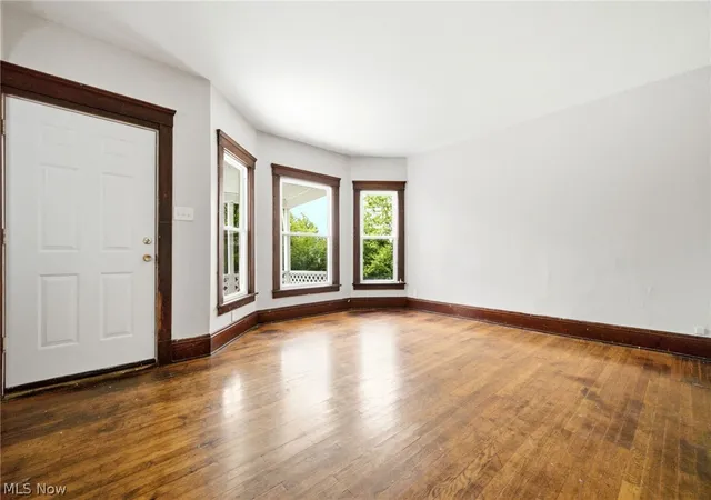 Photo 4 of Single family home for sale at 433 3rd Street, Elyria, OH 44035 | MLS# 5220560 | Listing updated on 2026-08-20