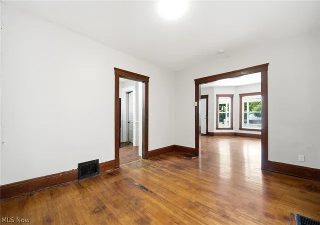 Photo 5 of Single family home for sale at 433 3rd Street, Elyria, OH 44035 | MLS# 5220560 | Listing updated on 2026-08-20