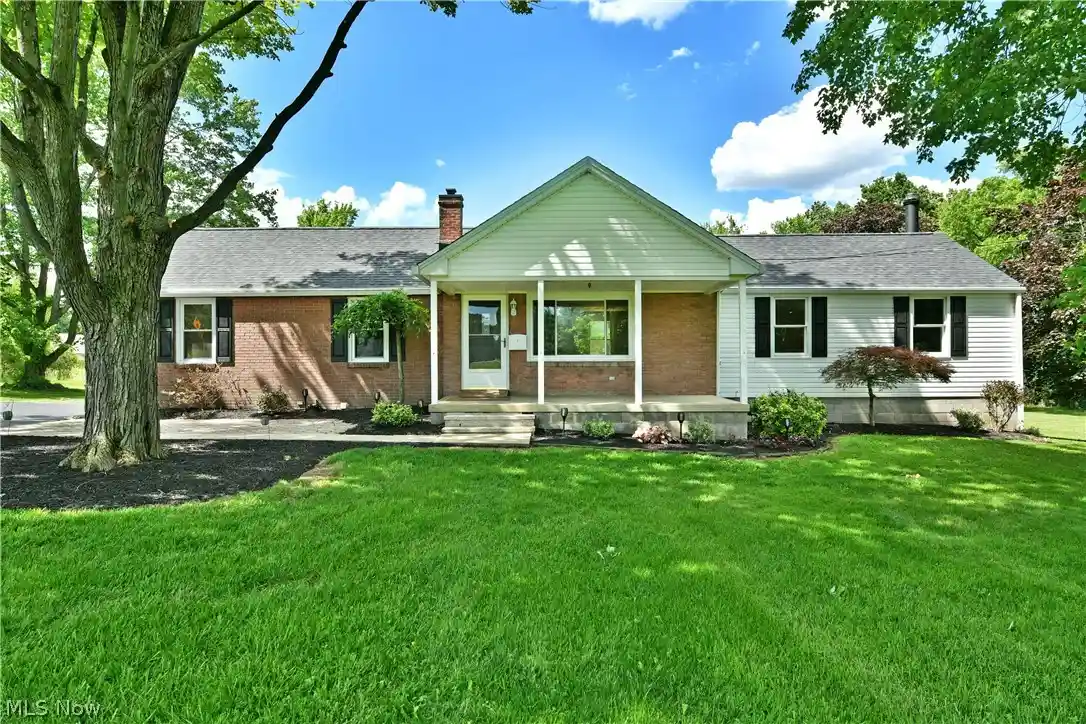 Photo 1 of Single family home for sale at 1070 Calla Rd E, Youngstown, OH 44514 | MLS# 5220785 | Listing updated on 2026-10-26