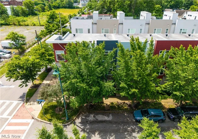Listing Photo 2 - Condo for sale in building located at 7305 Battery Park Blvd, Cleveland, OH 44102 - Unit #