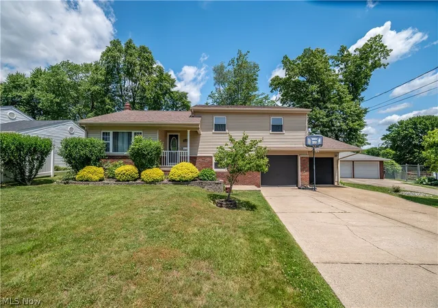 1st image of 2922 Eldora Dr, Youngstown, OH 44511 | MLS# 5220713