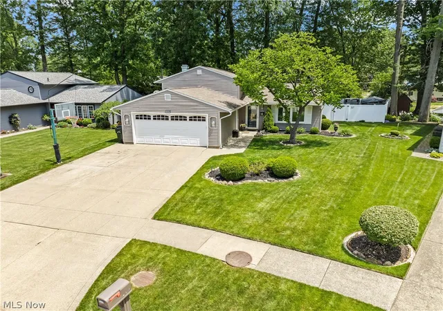 2nd image of 755 Bedford Ave, Elyria, OH 44035 | MLS# 5220419