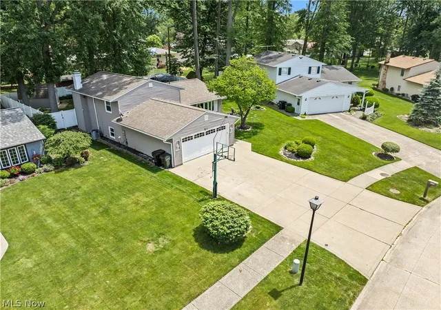 3rd image of 755 Bedford Ave, Elyria, OH 44035 | MLS# 5220419