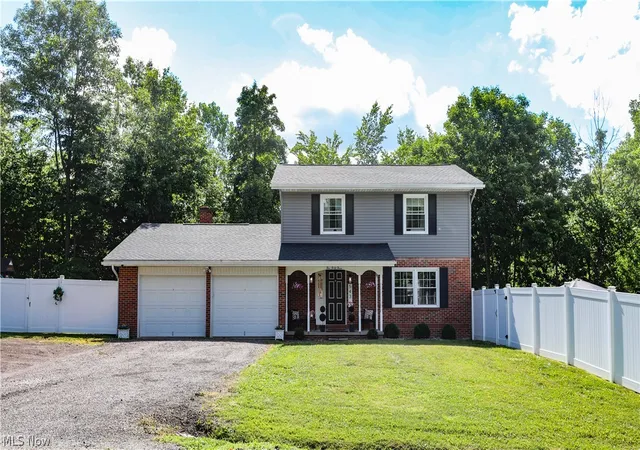 Homes for sale in Alliance, OH | 543 Briarcliff Ave Ne, Alliance, OH 44601 | MLS# 5220073