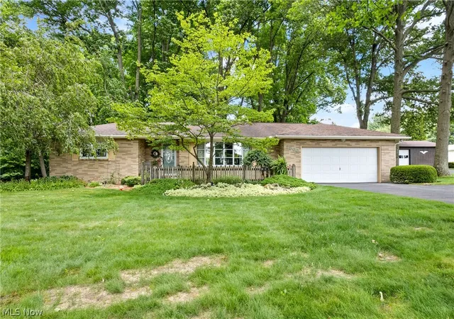 Homes for sale in Massillon, OH | 2560 Kenyon Ave Nw, Massillon, OH 44647 | MLS# 5220848