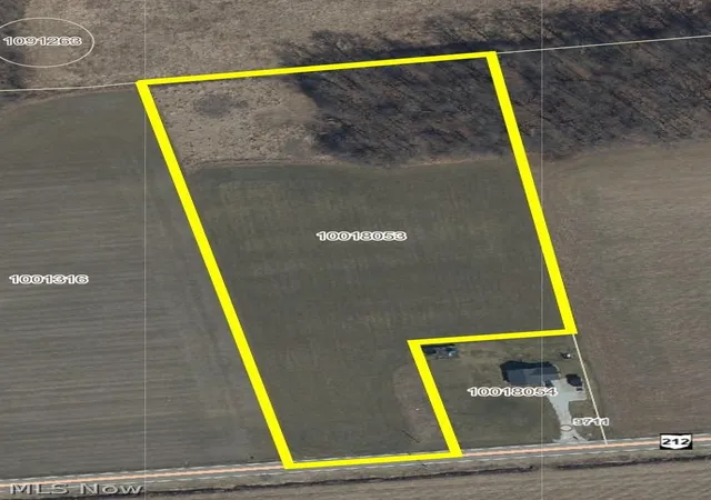 1st image of Dolphin St Sw, Strasburg, OH 44680 | MLS# 5220811
