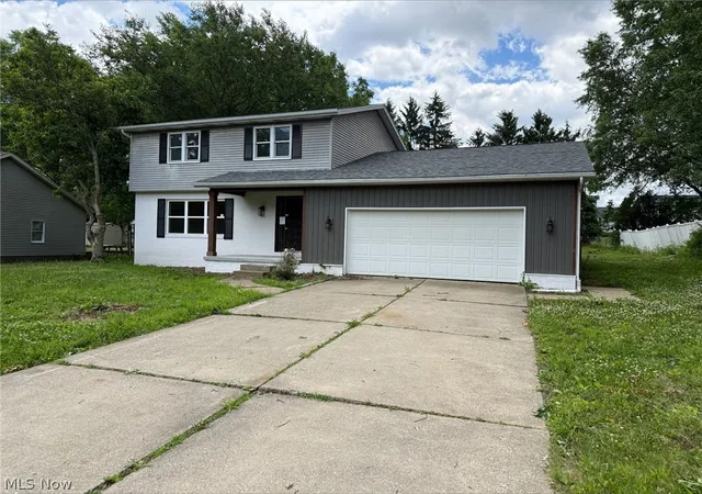 Homes for sale in Alliance, OH | 2116 Overcrest St, Alliance, OH 44601 | MLS# 5220882