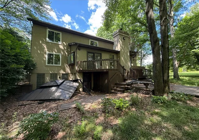 Photo 2 of Sale Pending at 5755 Logan Arms Dr, Girard, OH 44420 | MLS# 5220886 | Listing updated on 2026-08-02
