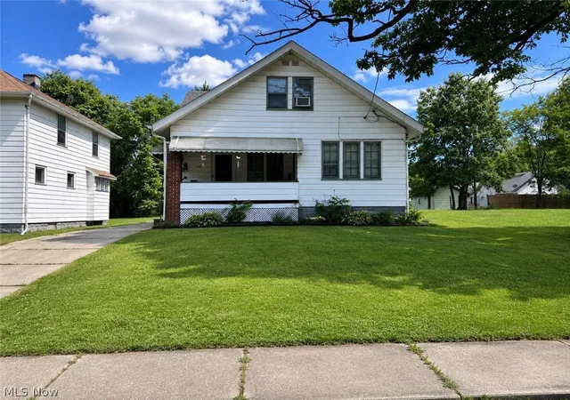 Homes for sale in Youngstown, OH | 334 Boston Ave, Youngstown, OH 44507 | MLS# 5220872