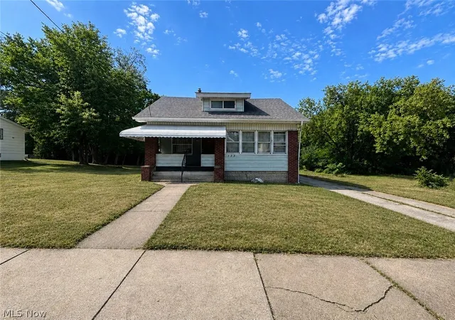 1st image of 529 W Princeton Ave, Youngstown, OH 44511 | MLS# 5220864