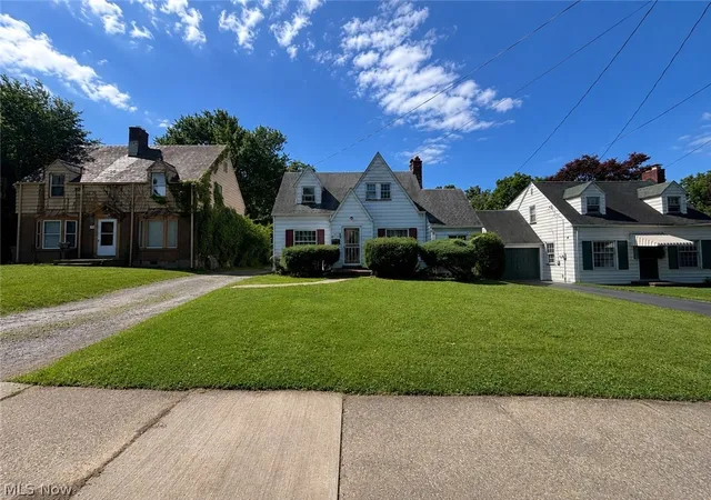 1st image of 611 Mistletoe Ave, Youngstown, OH 44511 | MLS# 5220862