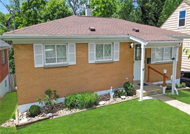 Photo 3 of Single family home for sale at 203 Opal Blvd, Steubenville, OH 43952 | MLS# 5220350 | Listing updated on 2026-08-05