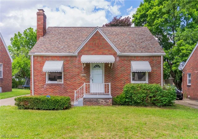 Photo 2 of Sale Pending at 1340 E Boston Ave, Youngstown, OH 44502 | MLS# 5220925 | Listing updated on 2026-08-17