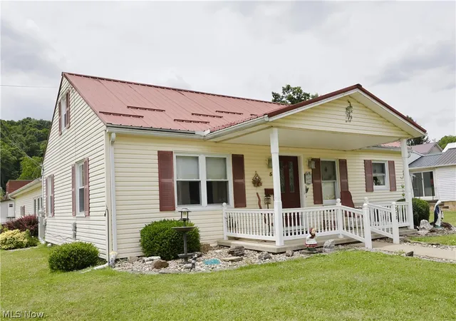 3rd image of 515 Clifton St, Glenmont, OH 44628 | MLS# 5219289