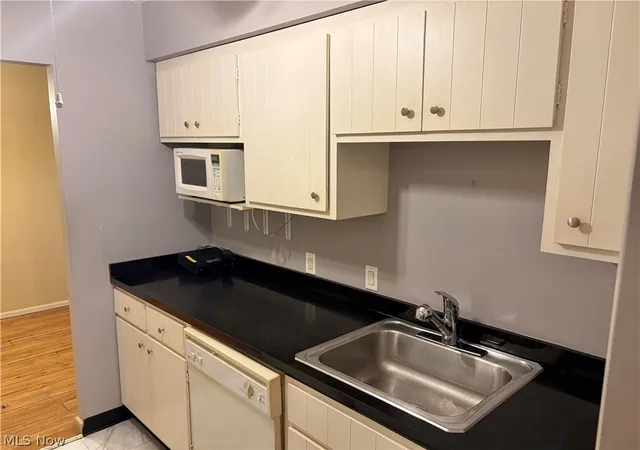 Homes for sale in Rocky River, OH | 2885 Pease Dr #221, Rocky River, OH 44116 | MLS# 5219922