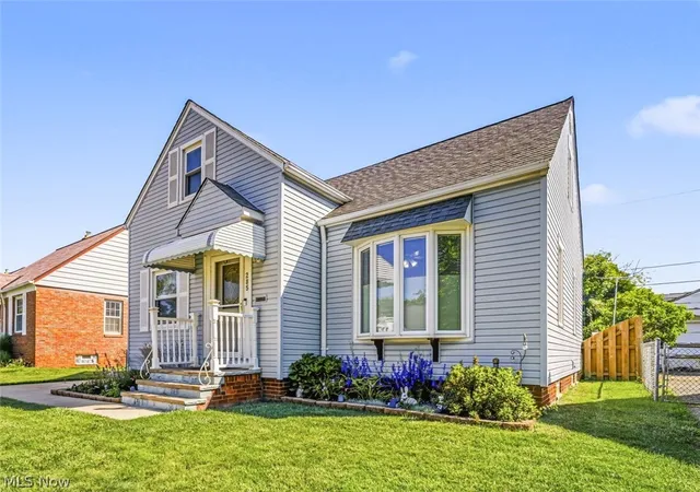 Homes for sale in Willowick, OH | 285 E 327th, Willowick, OH 44095 | MLS# 5219213
