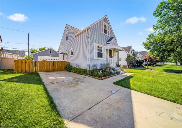 Homes for sale in Willowick, OH | 285 E 327Th, Willowick, OH 44095 | MLS# 5219213