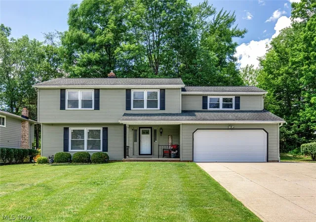 Homes for sale in Solon, OH | 31773 N Roundhead Dr, Solon, OH 44139 | MLS# 5220951