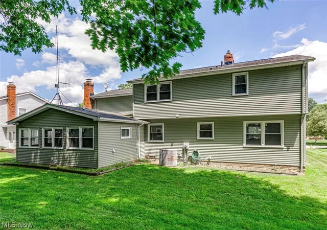 Homes for sale in Solon, OH | 31773 N Roundhead Dr, Solon, OH 44139 | MLS# 5220951