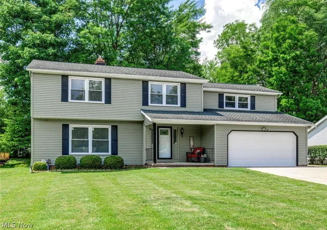 Homes for sale in Solon, OH | 31773 N Roundhead Dr, Solon, OH 44139 | MLS# 5220951
