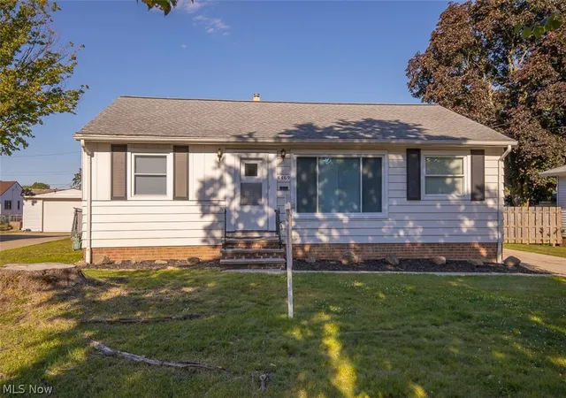 Homes for sale in Parma Heights, OH | 6469 Anita Dr, Parma Heights, OH 44130 | MLS# 5214175