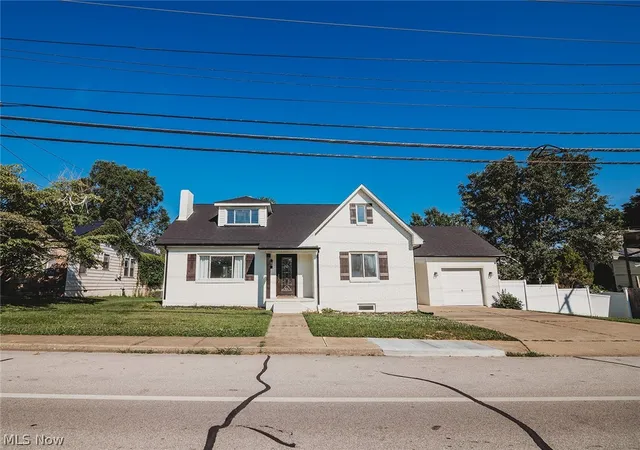 Photo 2 of Single family home for sale at 3517 Cadillac Dr, Parkersburg, WV 26104 | MLS# 5218564 | Listing updated on 2026-08-02