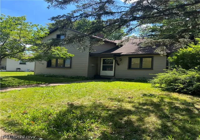 Homes for sale in Dover, OH | 304 E 4th St, Dover, OH 44622 | MLS# 5221034