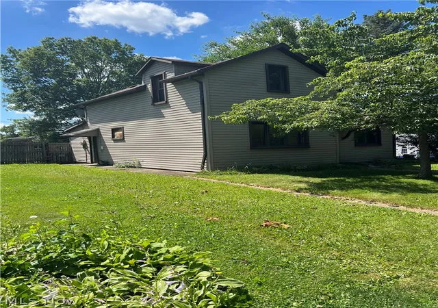 Homes for sale in Dover, OH | 304 E 4th St, Dover, OH 44622 | MLS# 5221034